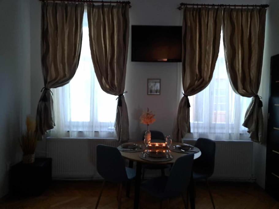 Sofia'S Home Comfy Studio In The Old Town Brasov Exterior photo